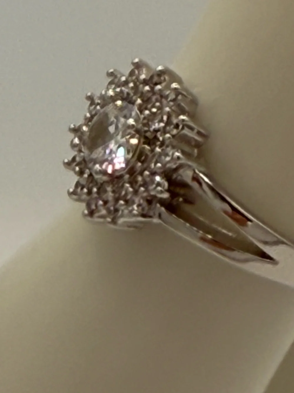 Classic Size 7 Synthetic CZ Halo Ring Elegant Chic Sparkling